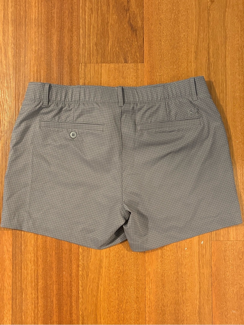 Under Armour Women’s Size 12 HeatGear Golf Shorts Lot of 2 - Picture 7 of 14